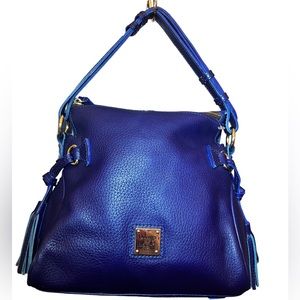 Dooney & Bourke pebble grain tassel shoulder bag EUC